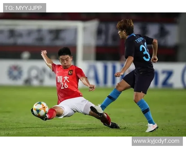 今日趣图：布鲁诺踢中卫真能行吗他的能力让人怀疑